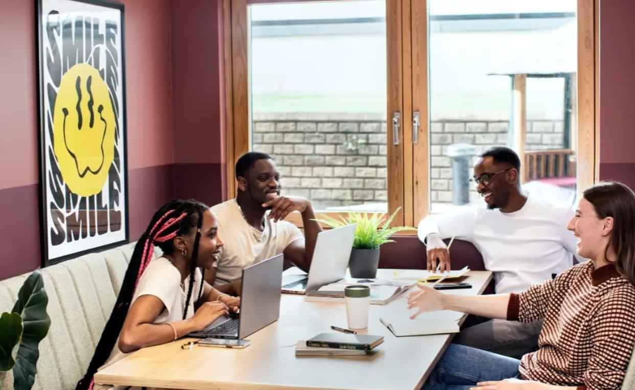 On Campus Piccadilly Court, London - 4