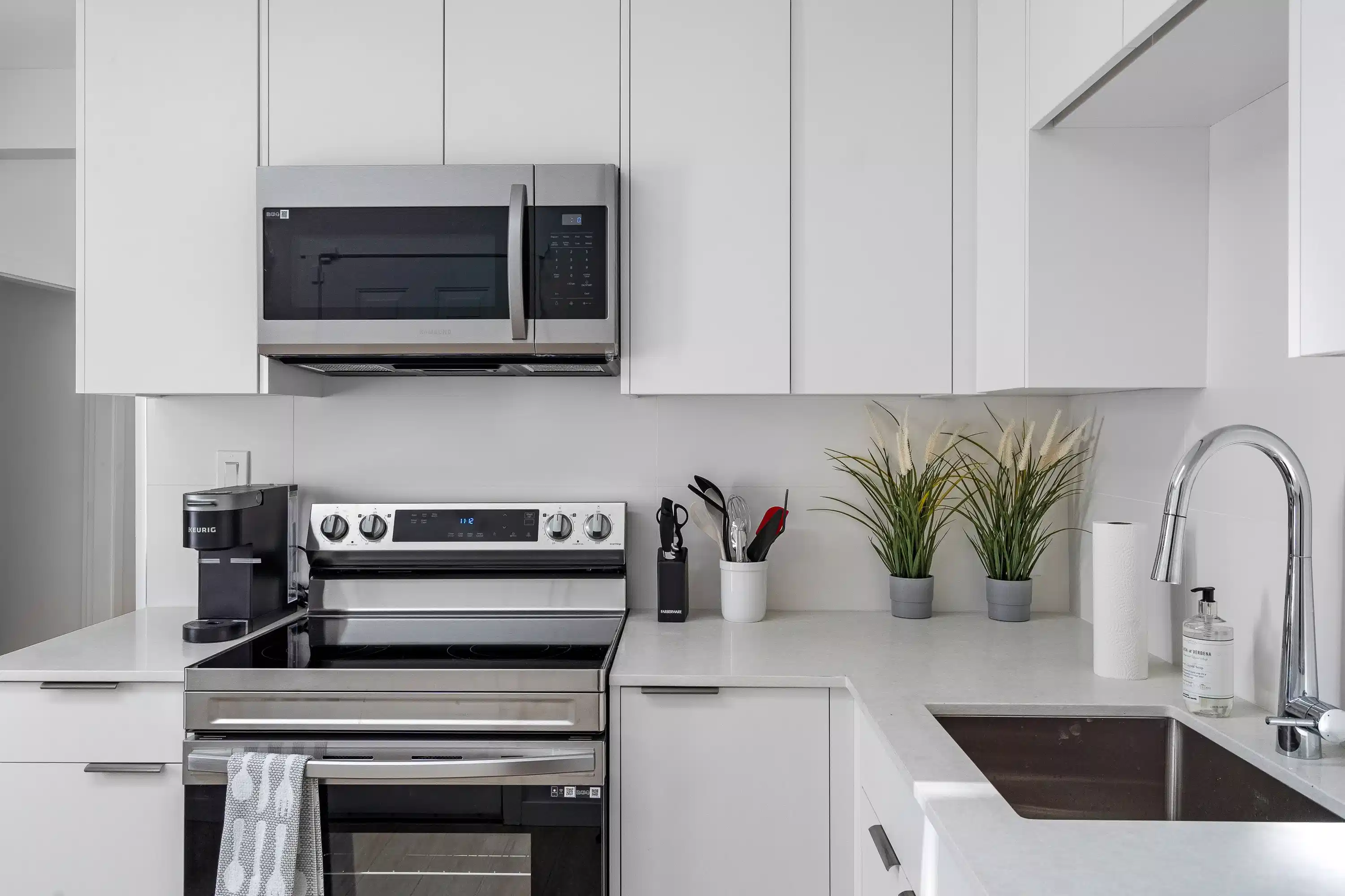 1169 Granville St, Vancouver - 4