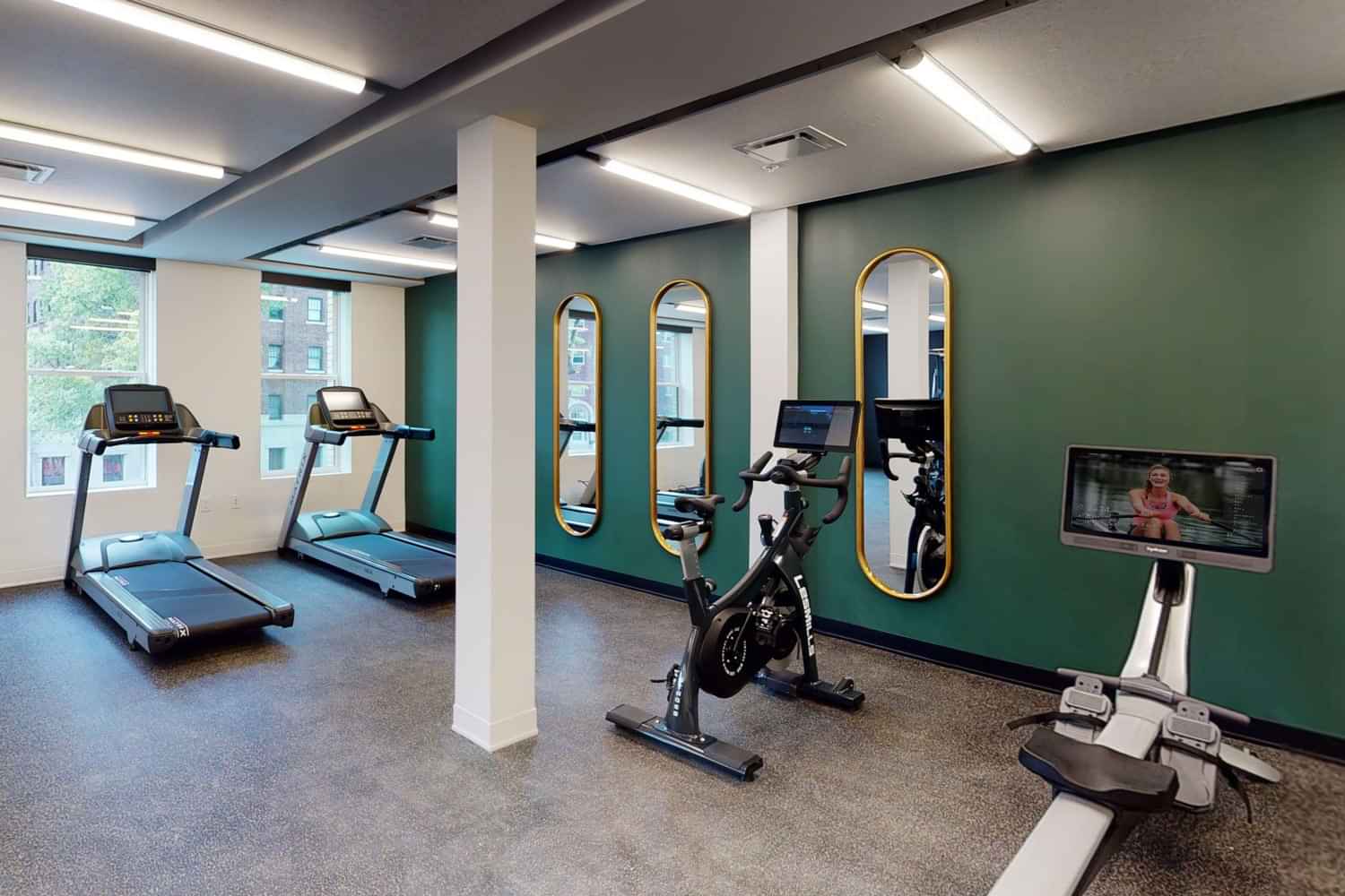 520 East, Kansas  - 5