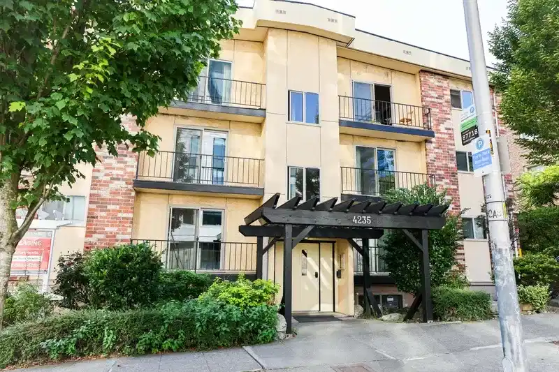 Goss Apartments, Seattle - 3