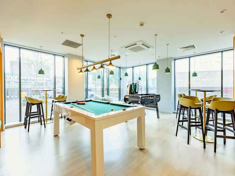 https___api.prestigestudentliving.com_wp-content_uploads_2024_09_Student-accommodation-Edinburgh-Straits-Meadow-Social-space-seating (1)