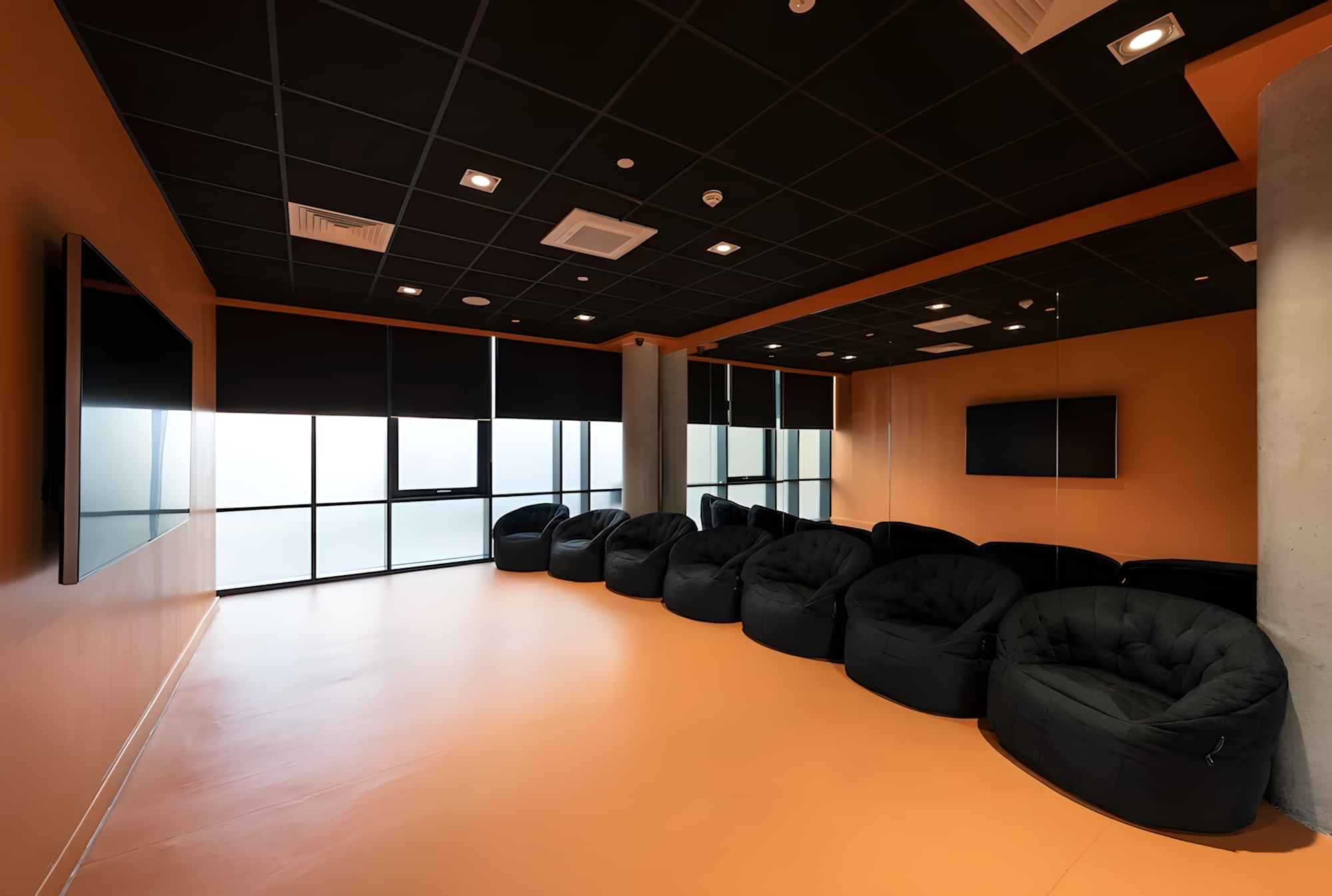 Luxurio, Loughborough - 5