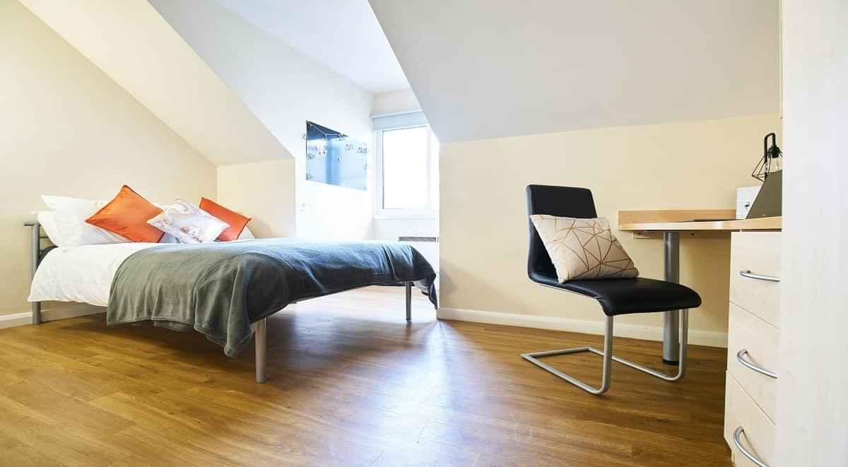 Heald Court, Manchester - 1