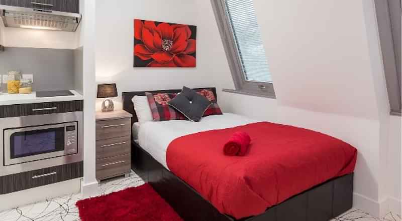 Queens Gate, Southampton - 1