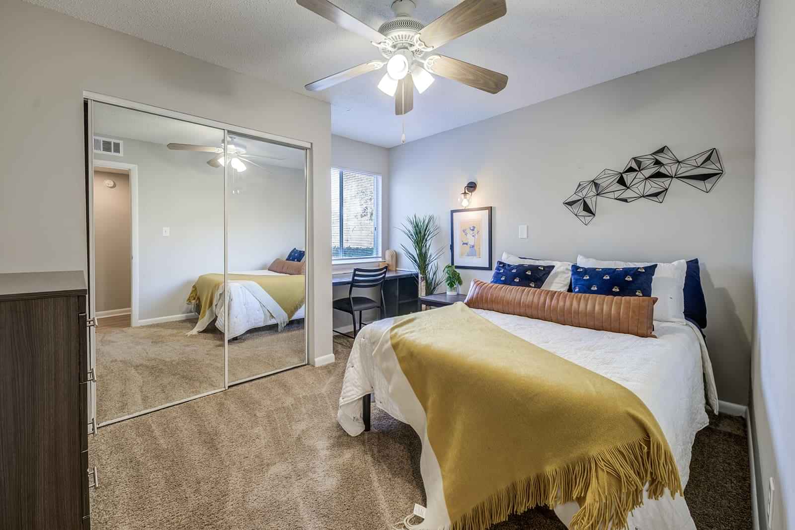 The Social Seminole, Tallahassee - 1