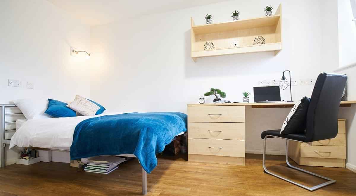 Manchester House, Manchester - 1