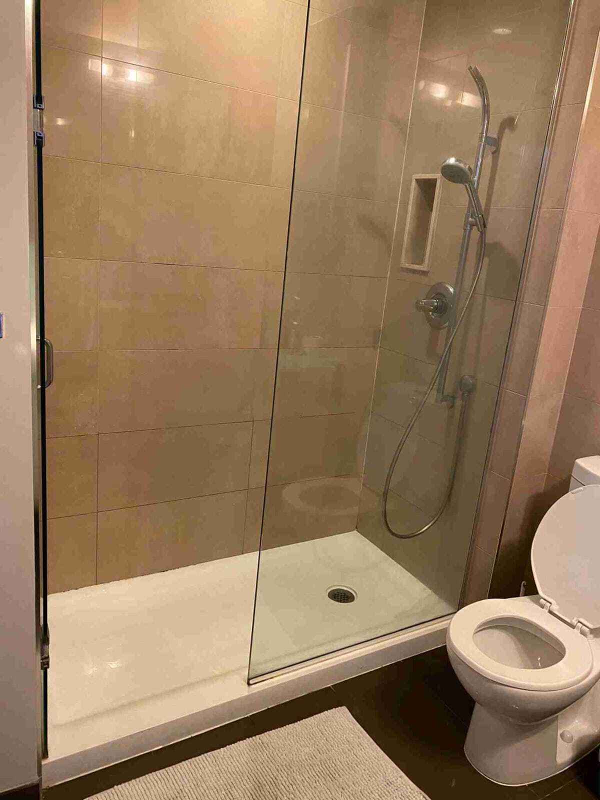 Liwinco M5V 0E9, Toronto - 4