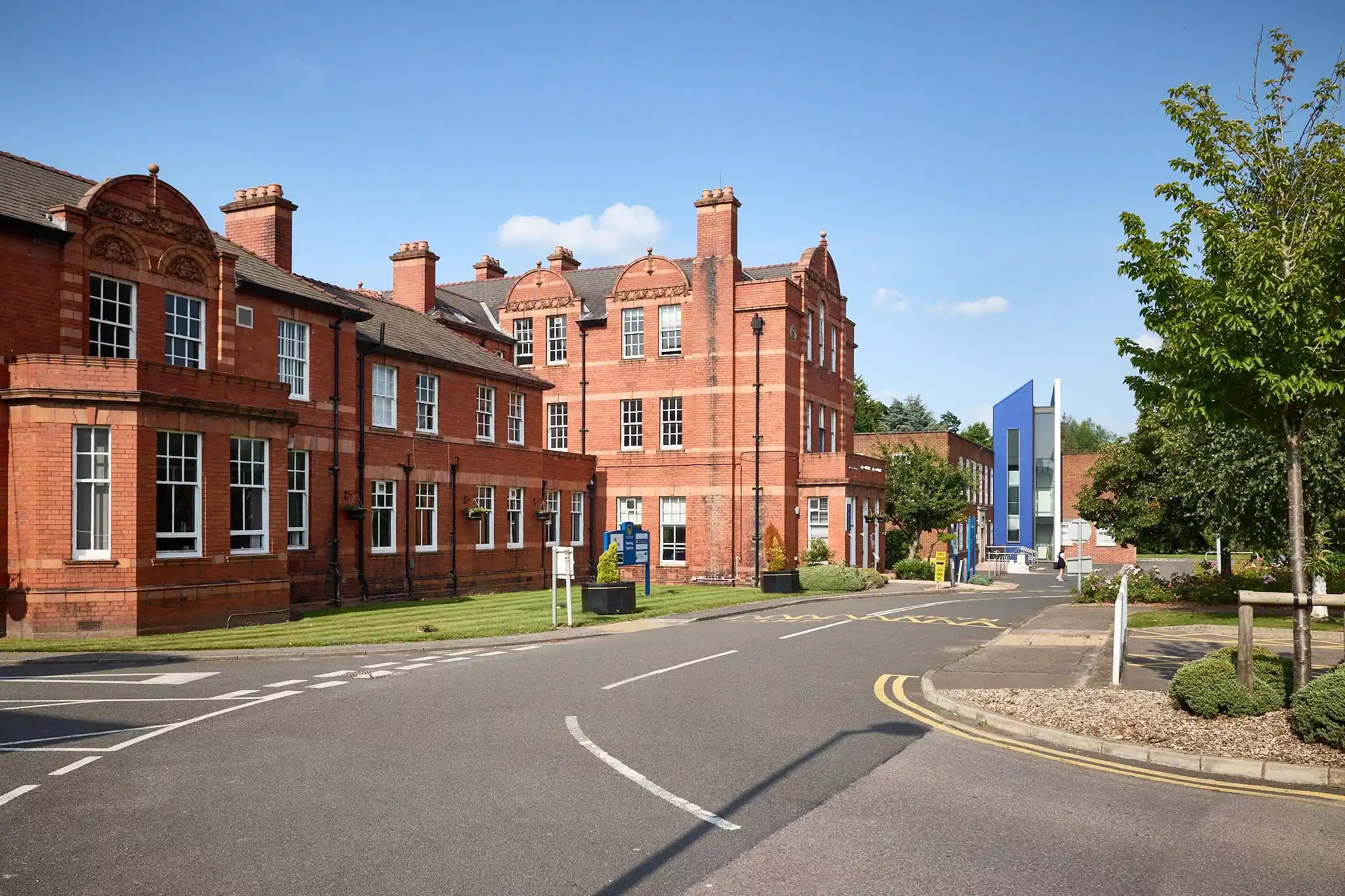 Booth Hall, Crewe (Close to Manchester & Chester Cities) - 5