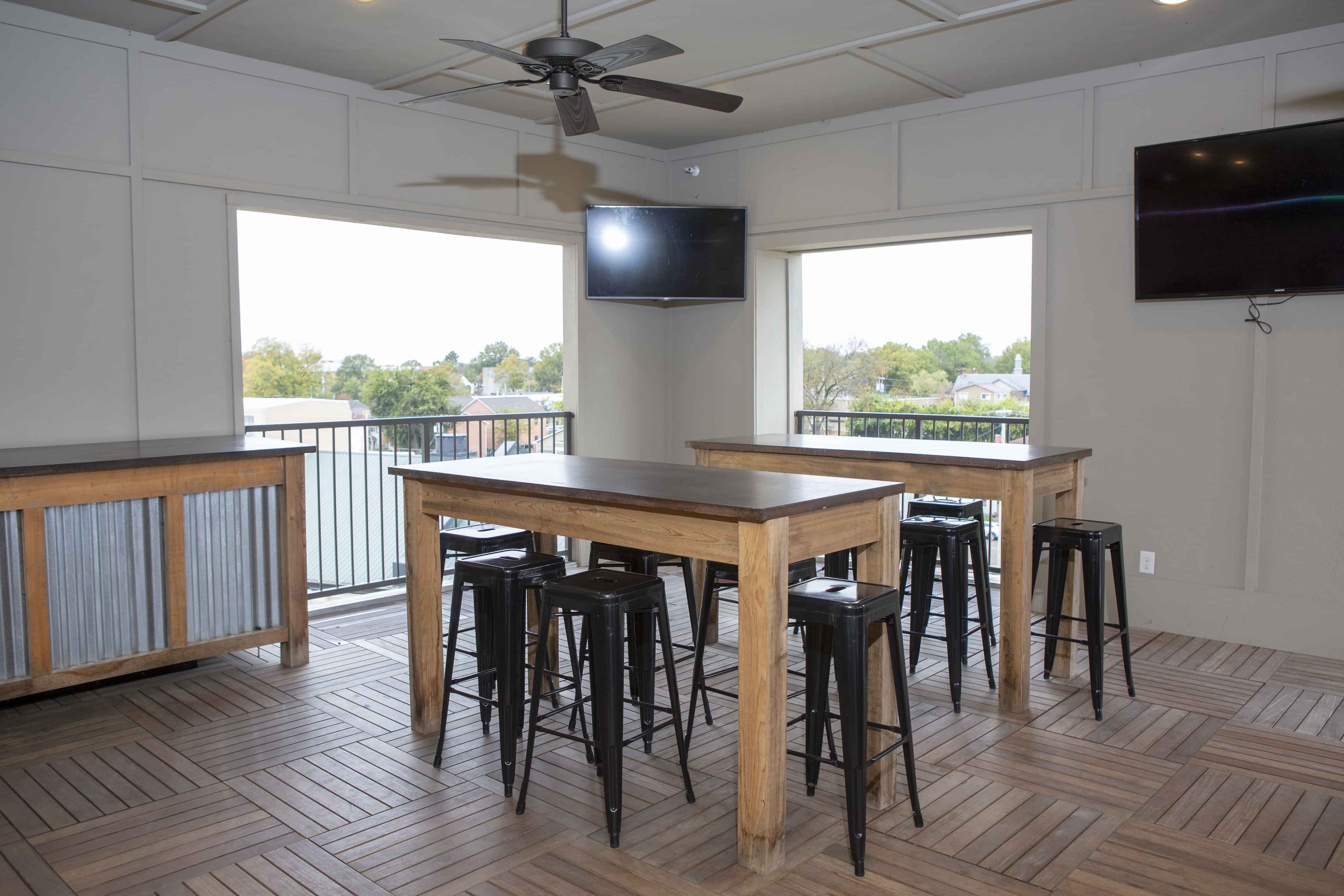 The Balcony, Starkville - 6