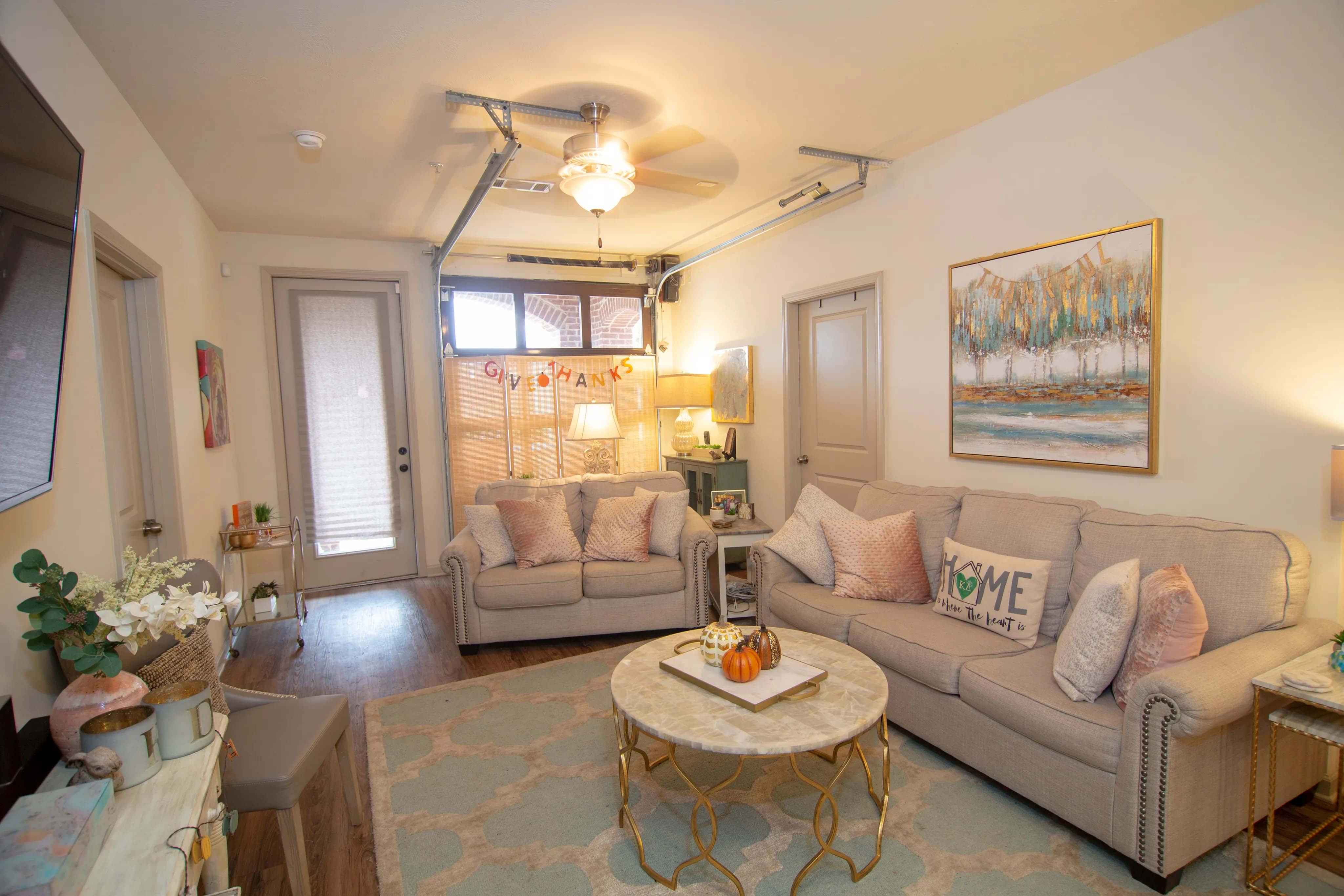 The Balcony, Starkville - 7