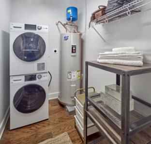 Studio – Studio – Image 4