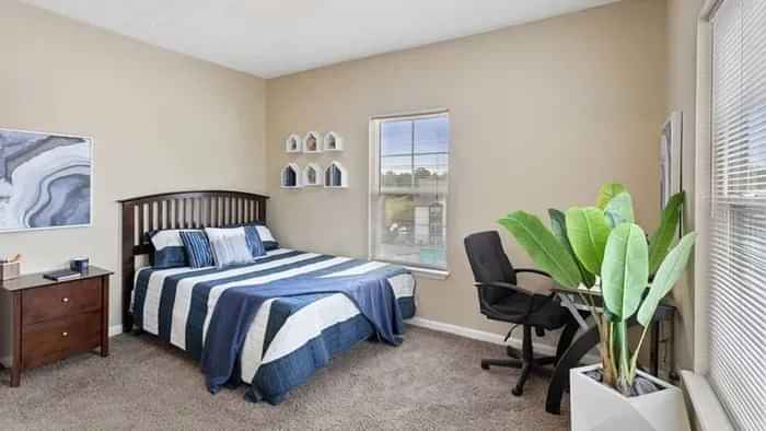 The Clark Deluxe (4 Bed 4 Bath)  – Ensuite – Image 1