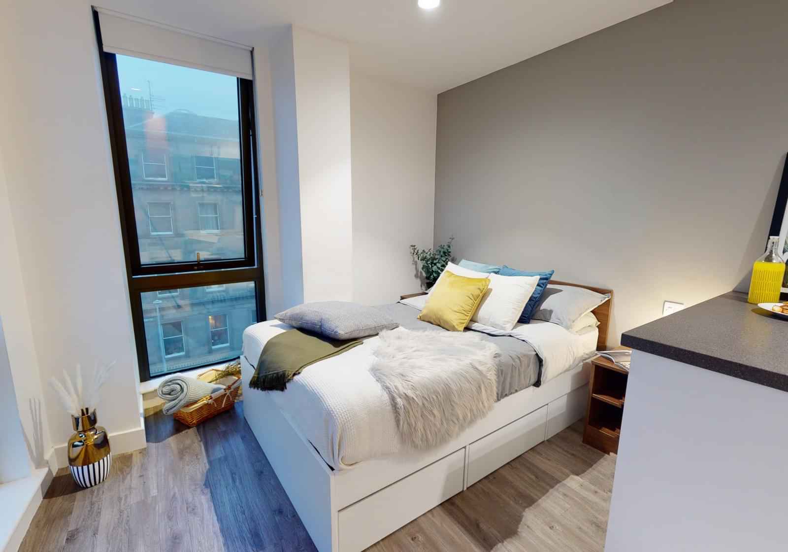 Platinum Studio Plus – Studio – Image 1