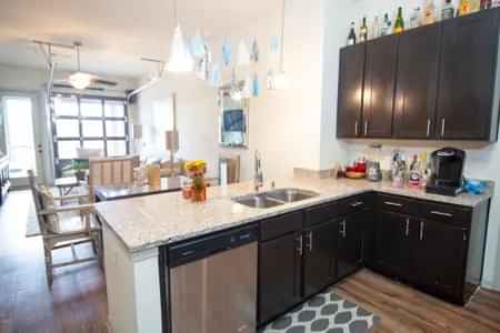 4BD/4BA (4 Bed 4 Bath) – 4b – Image 5