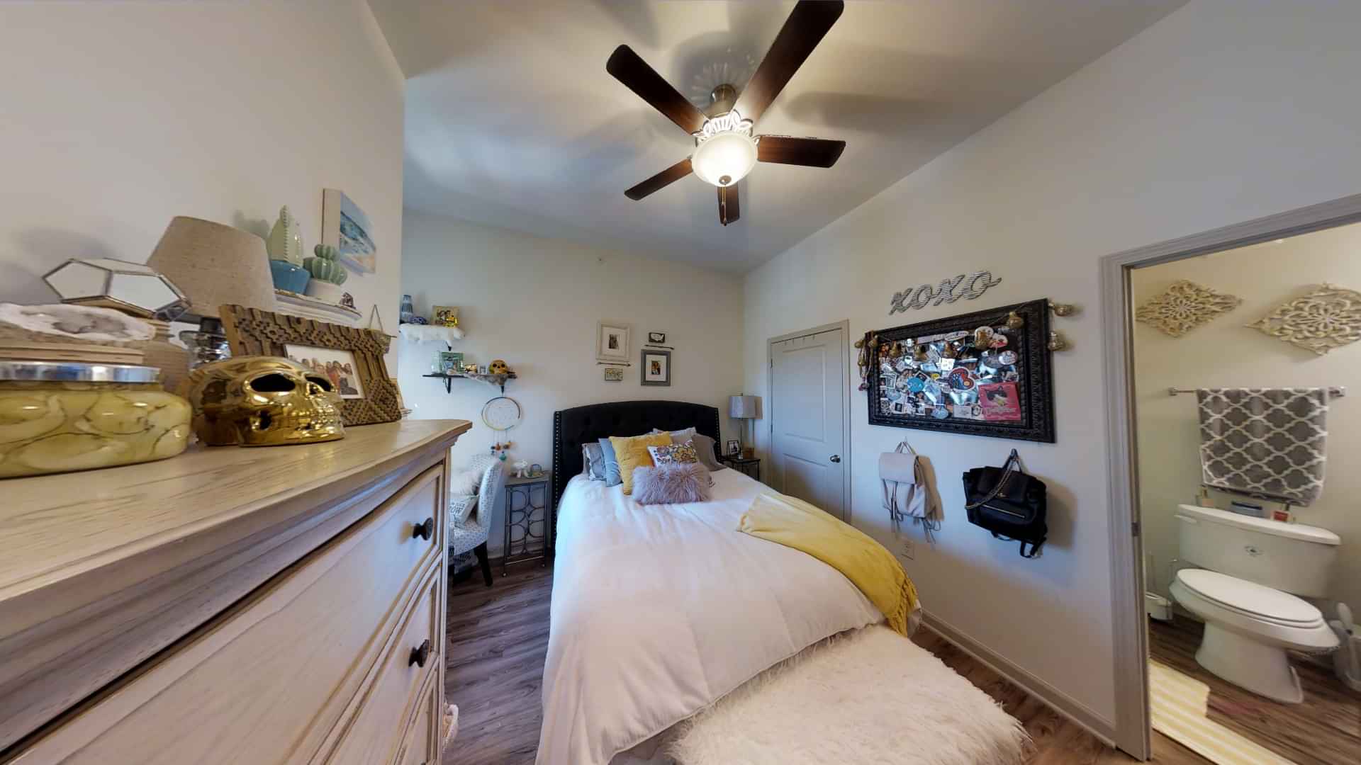 5BD/5BA (5 Bed 5 Bath) – 5b – Image 1