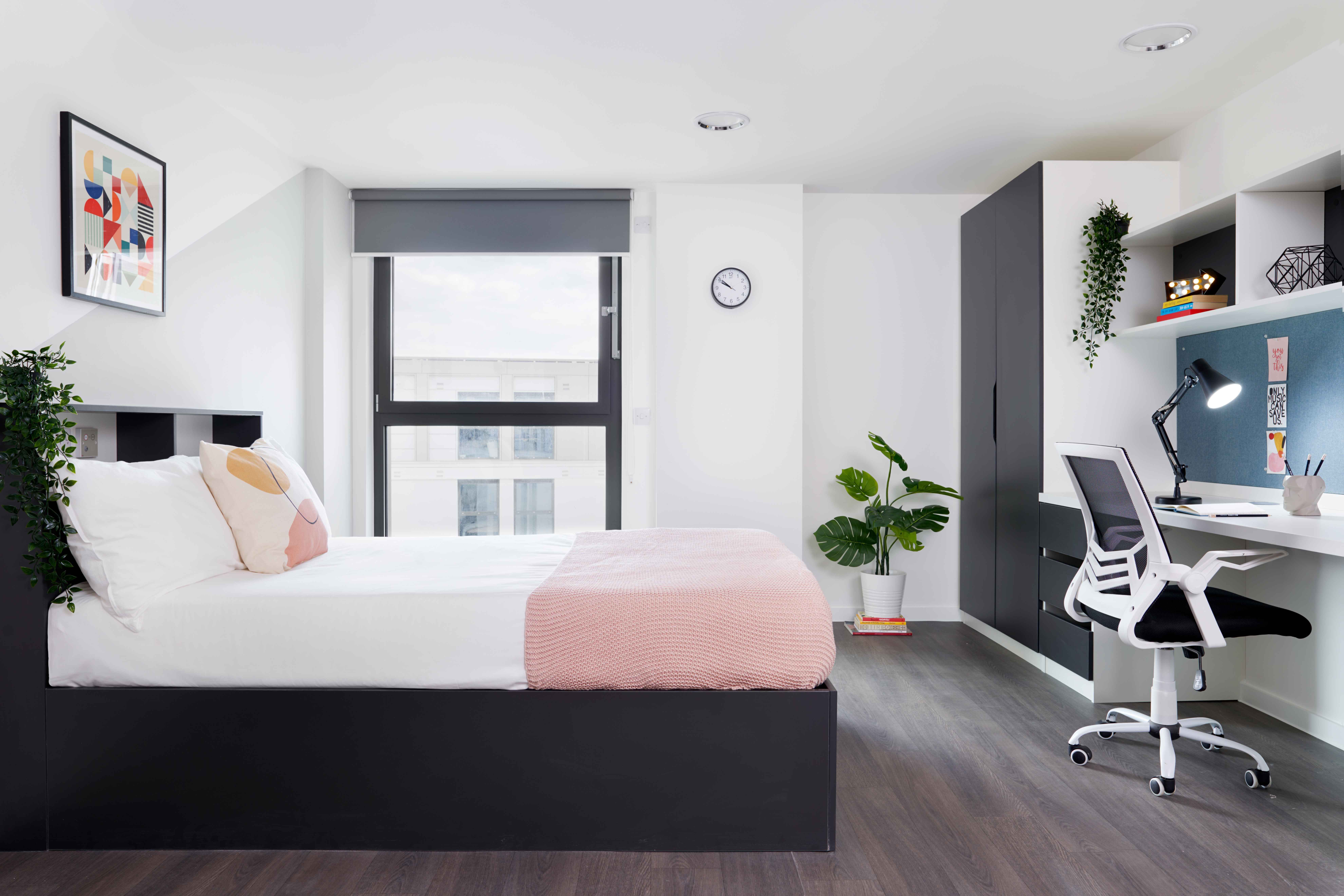 Accessible Platinum En-suite – Ensuite – Image 1