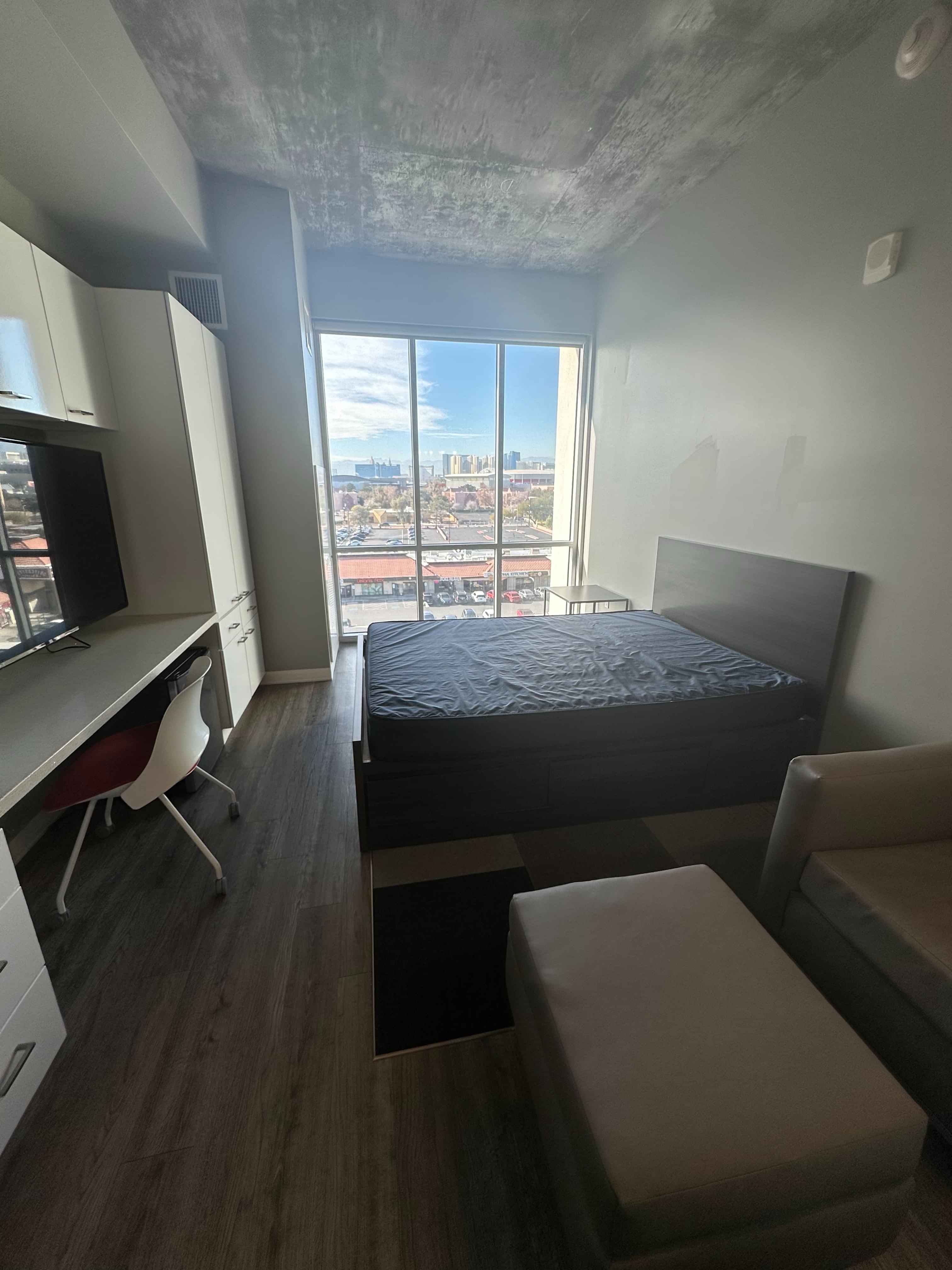 Premium Studio Suite – Ensuite – Image 1